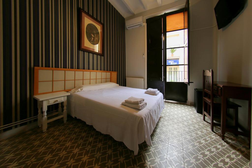 Hostal Santa Teresa Reus Eksteriør bilde