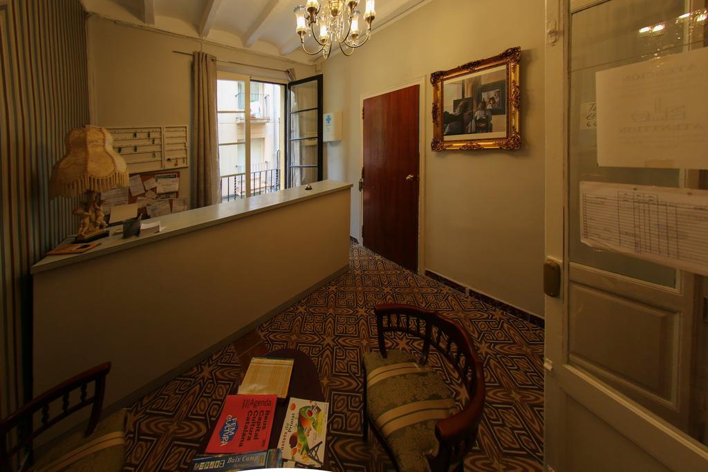 Hostal Santa Teresa Reus Eksteriør bilde