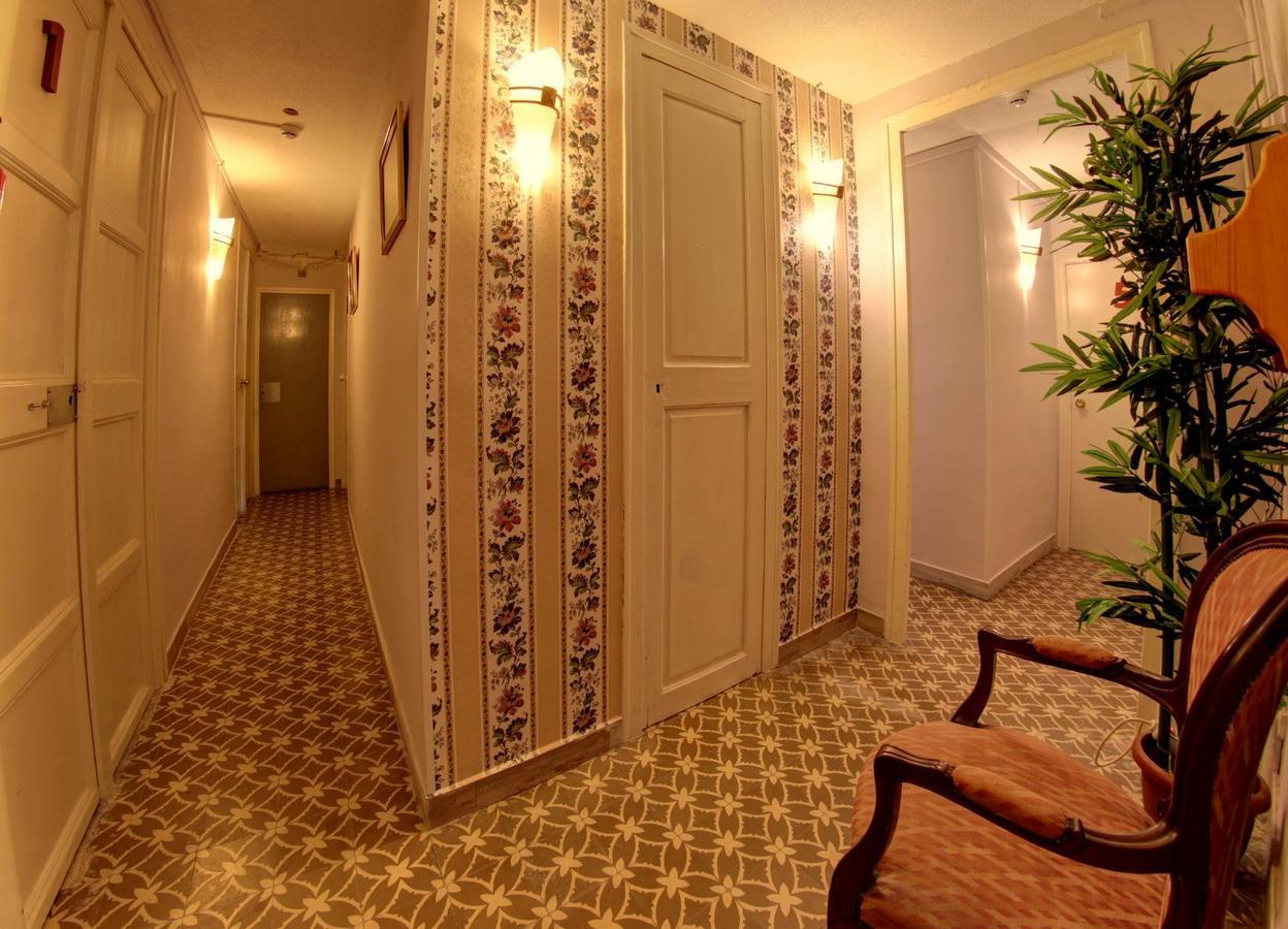 Hostal Santa Teresa Reus Eksteriør bilde