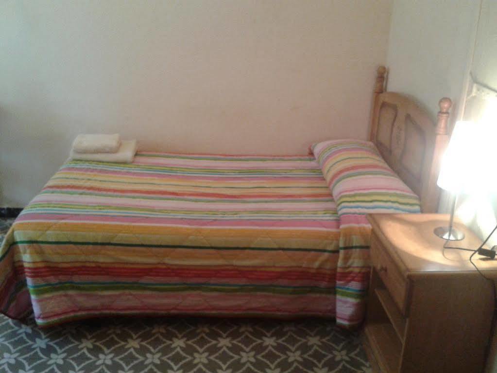 Hostal Santa Teresa Reus Eksteriør bilde