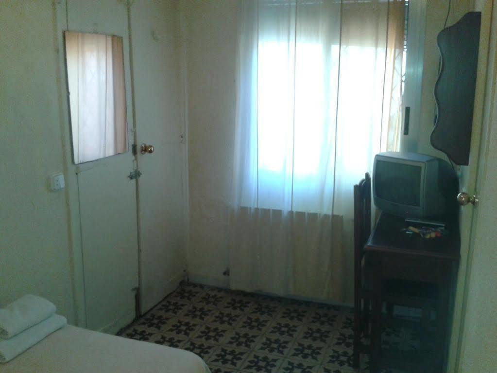 Hostal Santa Teresa Reus Eksteriør bilde
