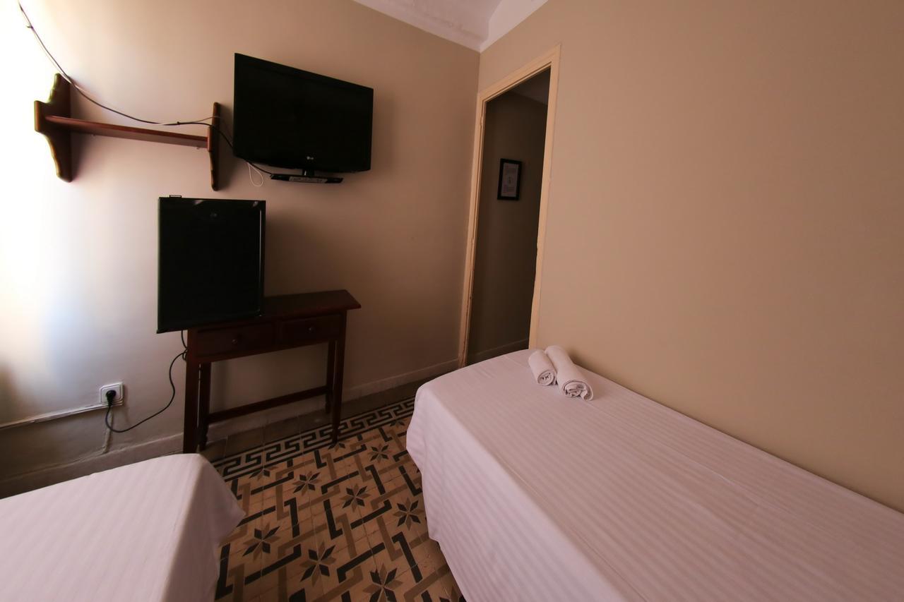 Hostal Santa Teresa Reus Eksteriør bilde