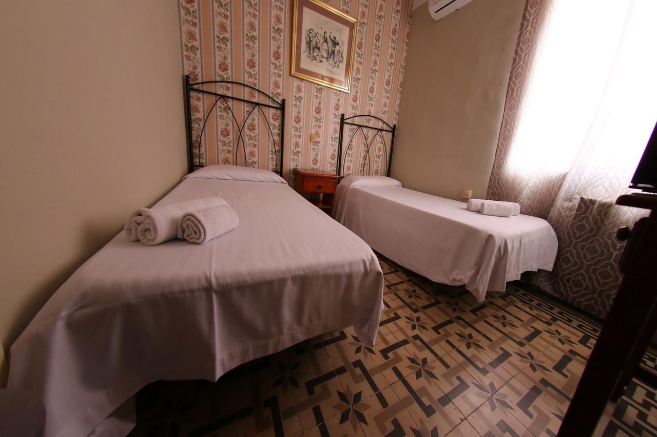 Hostal Santa Teresa Reus Eksteriør bilde