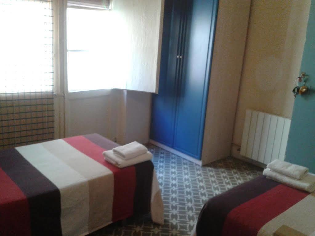 Hostal Santa Teresa Reus Eksteriør bilde